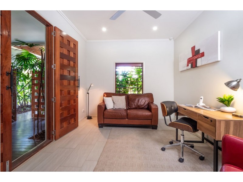 1 Wirrega Close, Caravonica QLD 4878
