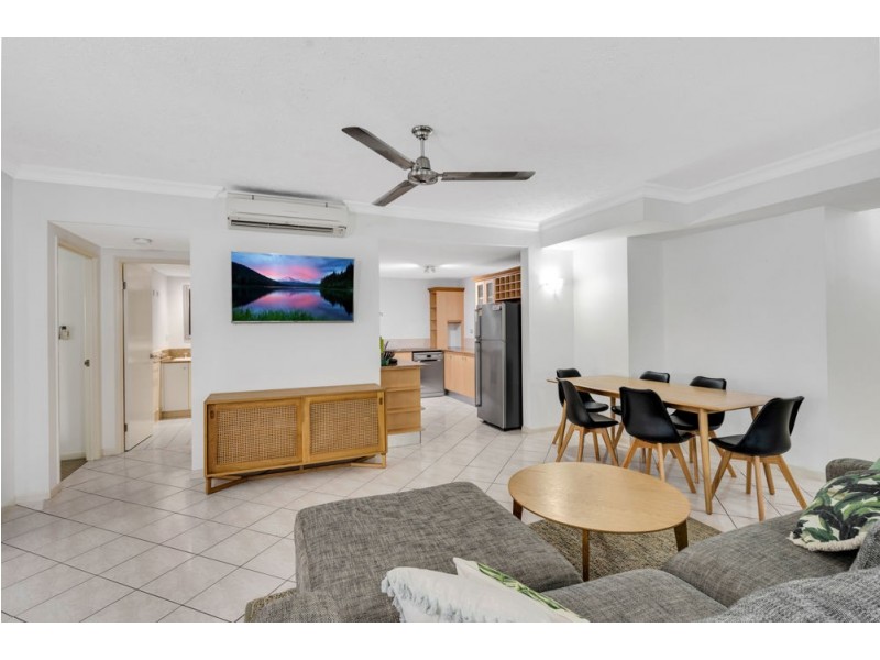 1506/2-10 Greenslopes Street, Cairns North QLD 4870
