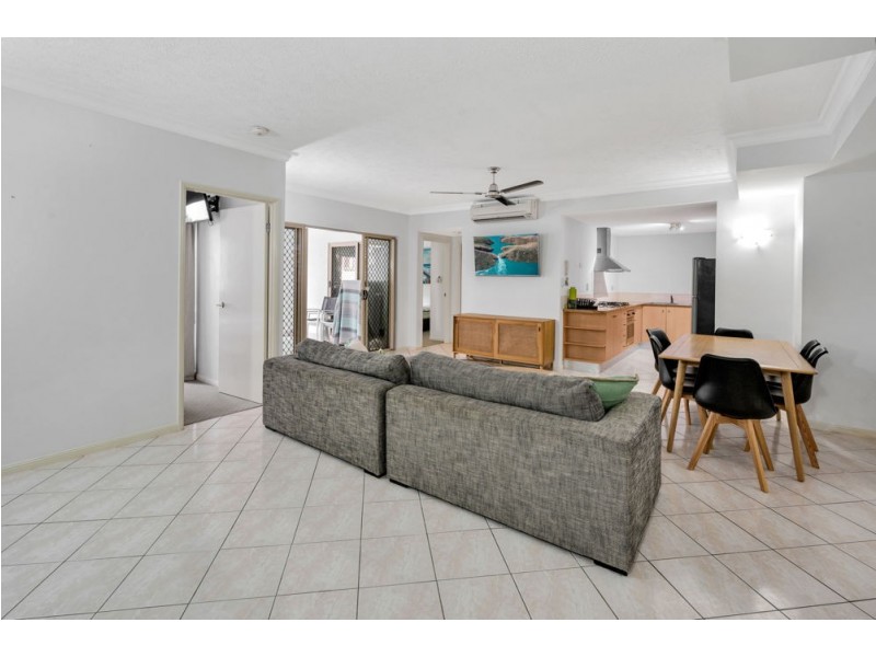 1506/2-10 Greenslopes Street, Cairns North QLD 4870