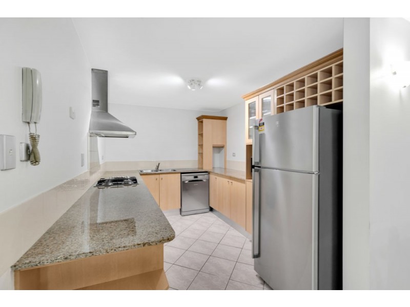 1506/2-10 Greenslopes Street, Cairns North QLD 4870