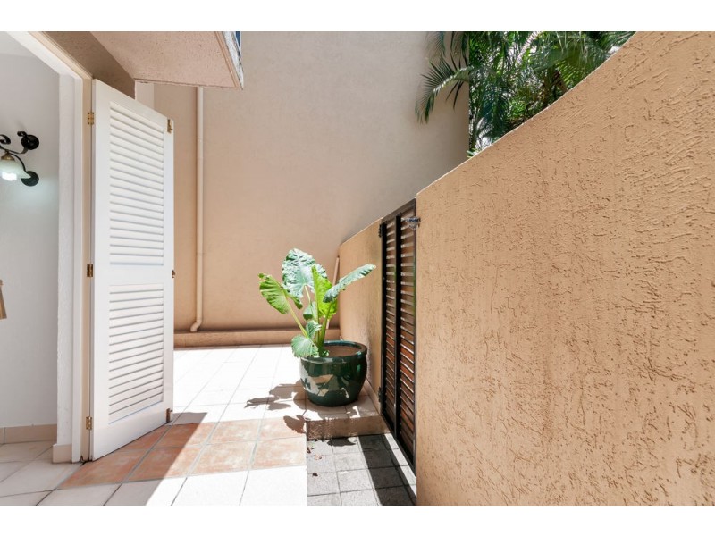 1506/2-10 Greenslopes Street, Cairns North QLD 4870