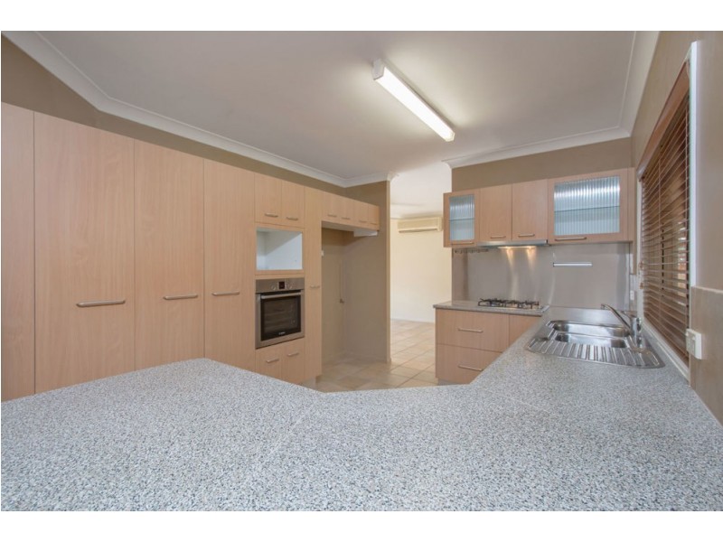 8 Everglade Rise, Brinsmead QLD 4870