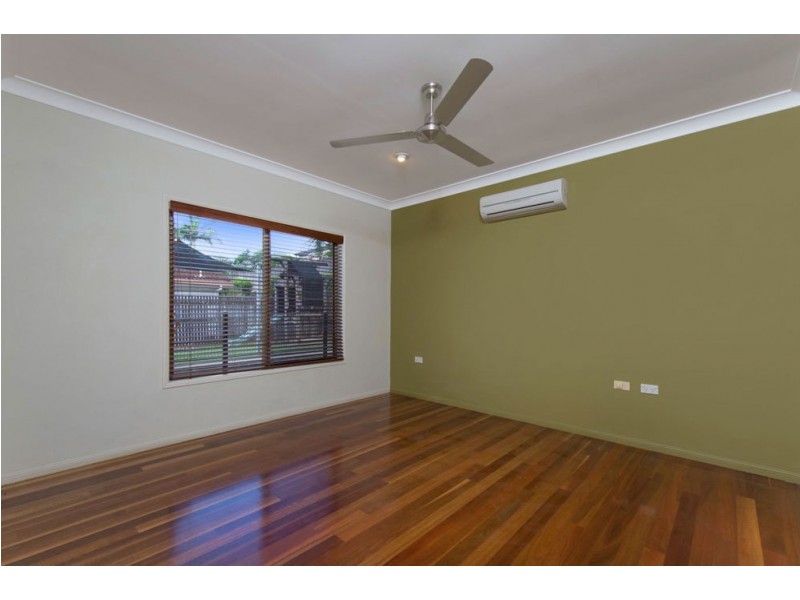 8 Everglade Rise, Brinsmead QLD 4870