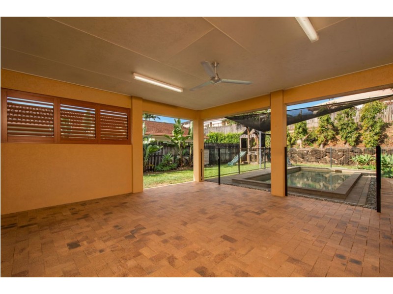 8 Everglade Rise, Brinsmead QLD 4870