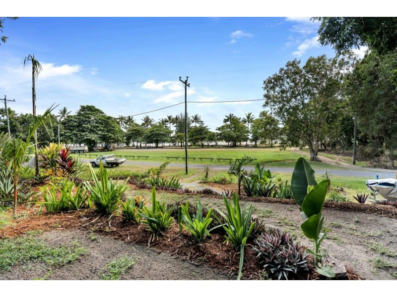 10 Sandpiper Street, East Trinity QLD 4871