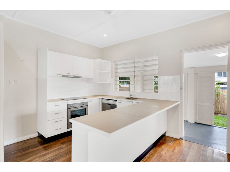 105 English Street, Manunda QLD 4870