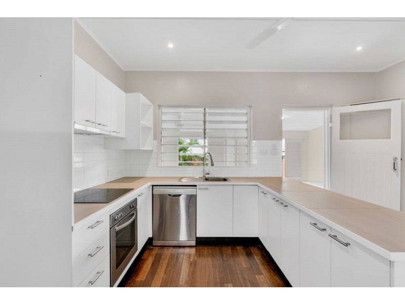 105 English Street, Manunda QLD 4870