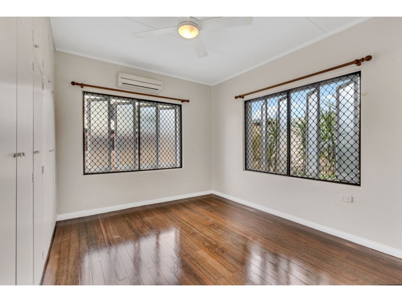 105 English Street, Manunda QLD 4870