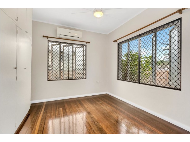 105 English Street, Manunda QLD 4870