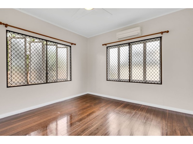 105 English Street, Manunda QLD 4870