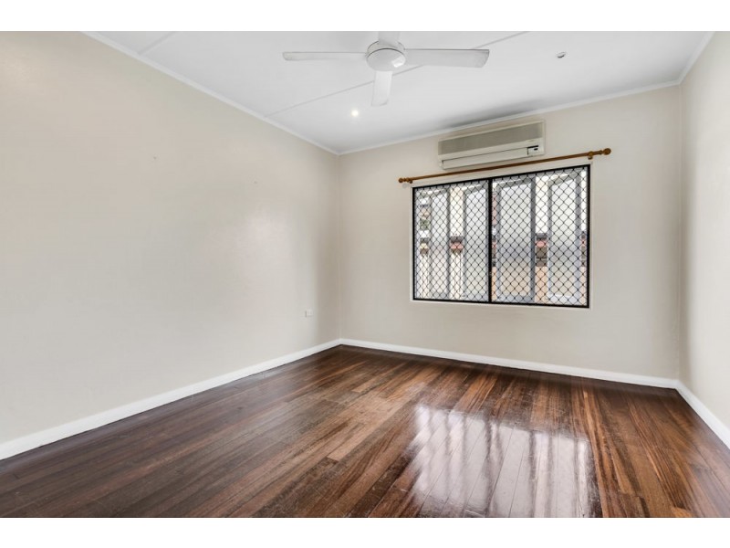 105 English Street, Manunda QLD 4870