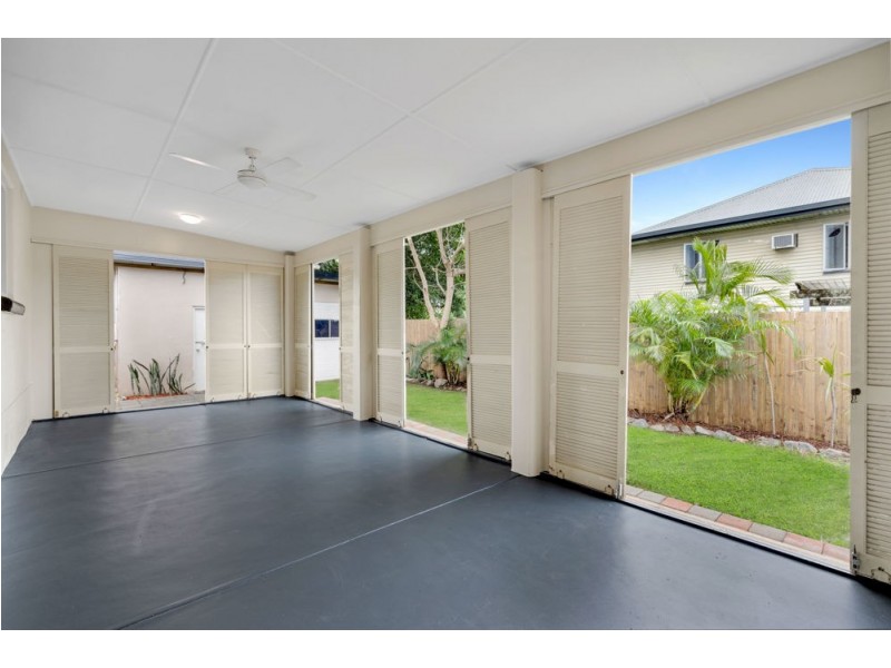 105 English Street, Manunda QLD 4870