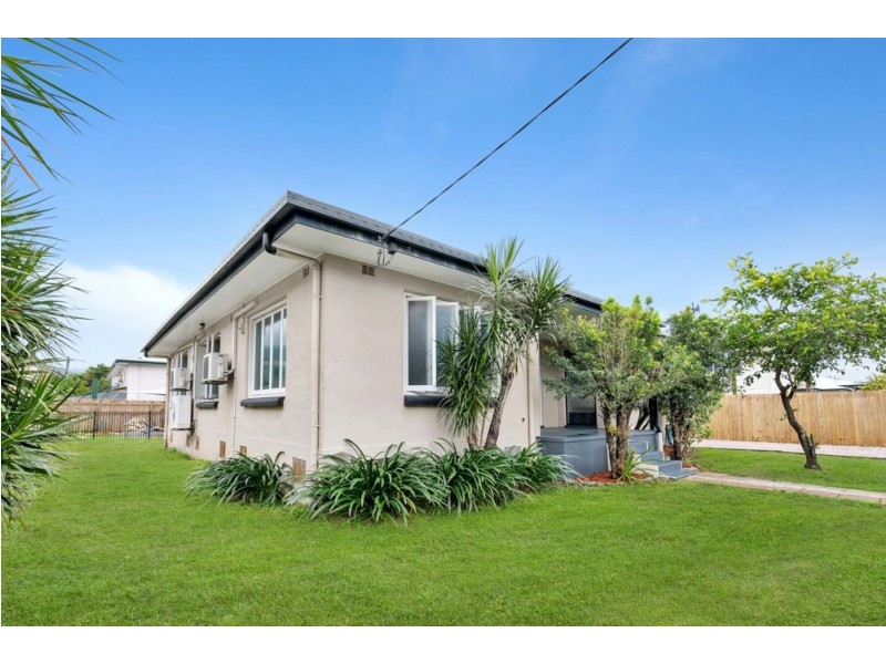 105 English Street, Manunda QLD 4870