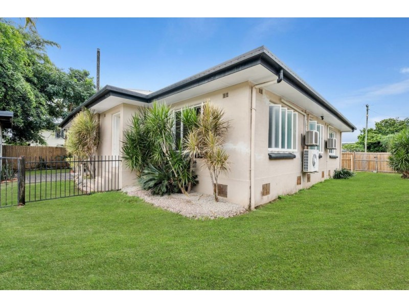 105 English Street, Manunda QLD 4870