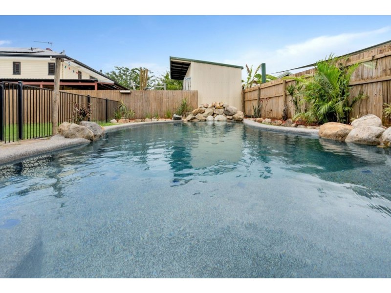 105 English Street, Manunda QLD 4870