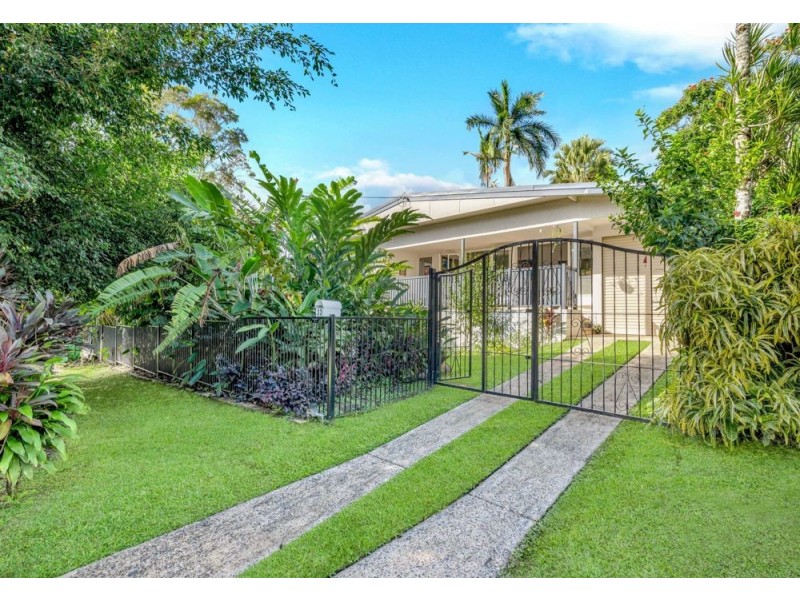 33 Hodel Street, Whitfield QLD 4870