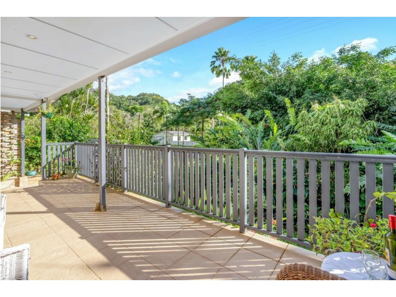 33 Hodel Street, Whitfield QLD 4870