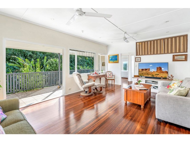 33 Hodel Street, Whitfield QLD 4870