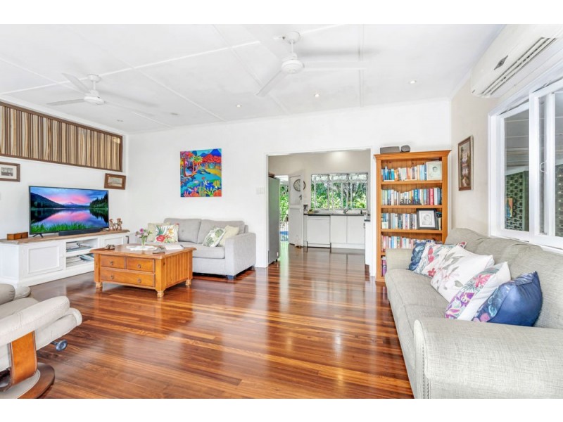 33 Hodel Street, Whitfield QLD 4870