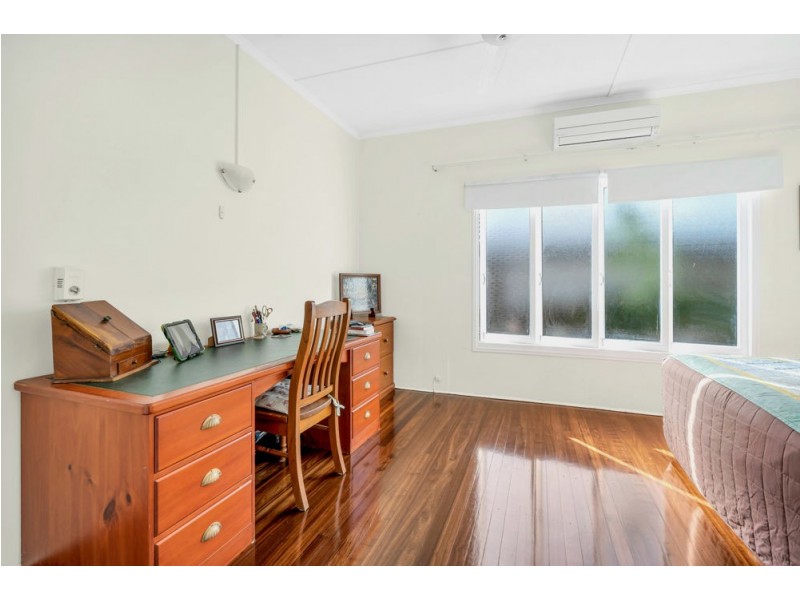33 Hodel Street, Whitfield QLD 4870