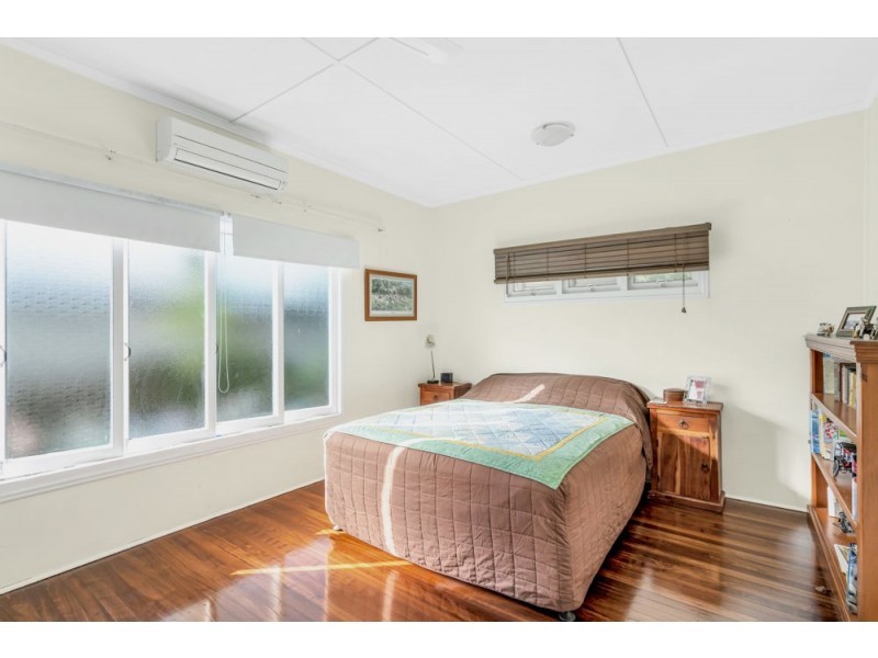 33 Hodel Street, Whitfield QLD 4870