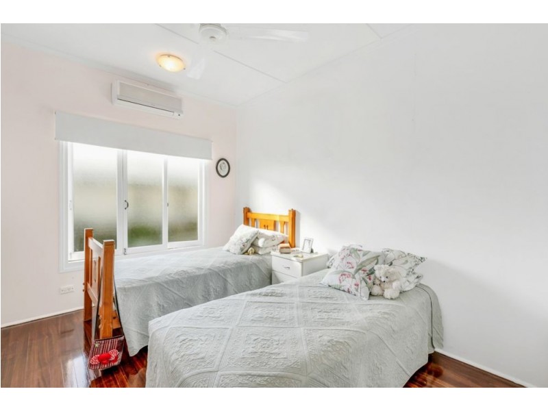 33 Hodel Street, Whitfield QLD 4870