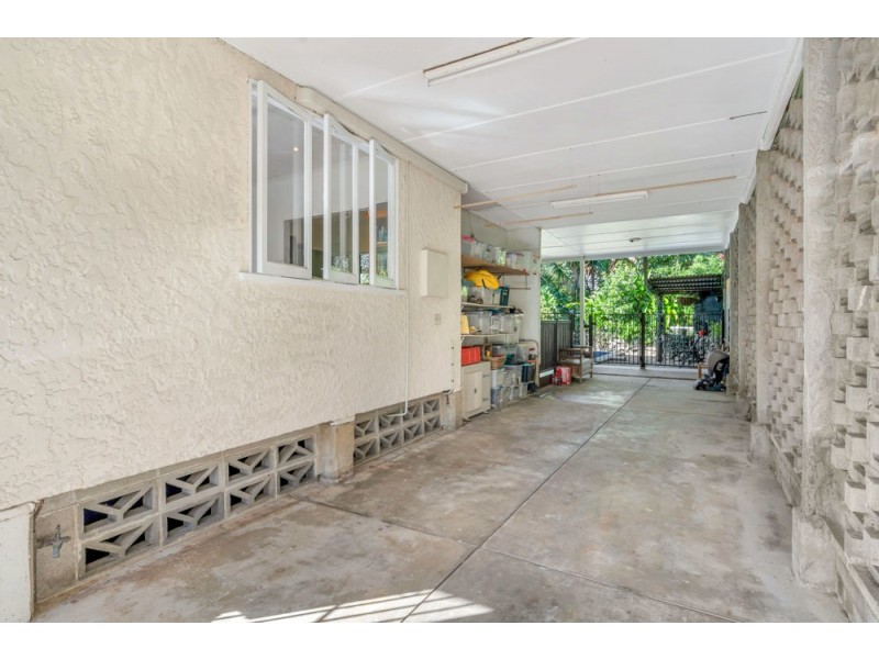 33 Hodel Street, Whitfield QLD 4870