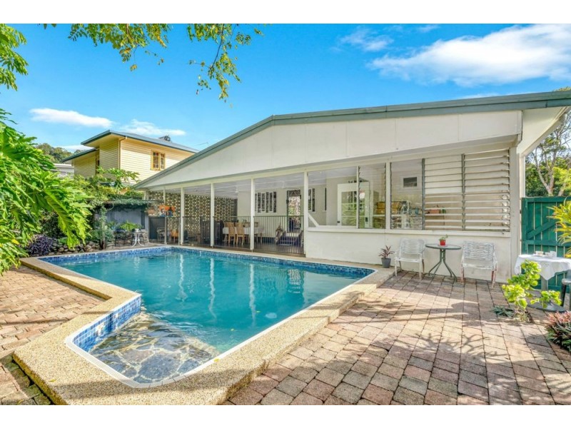 33 Hodel Street, Whitfield QLD 4870