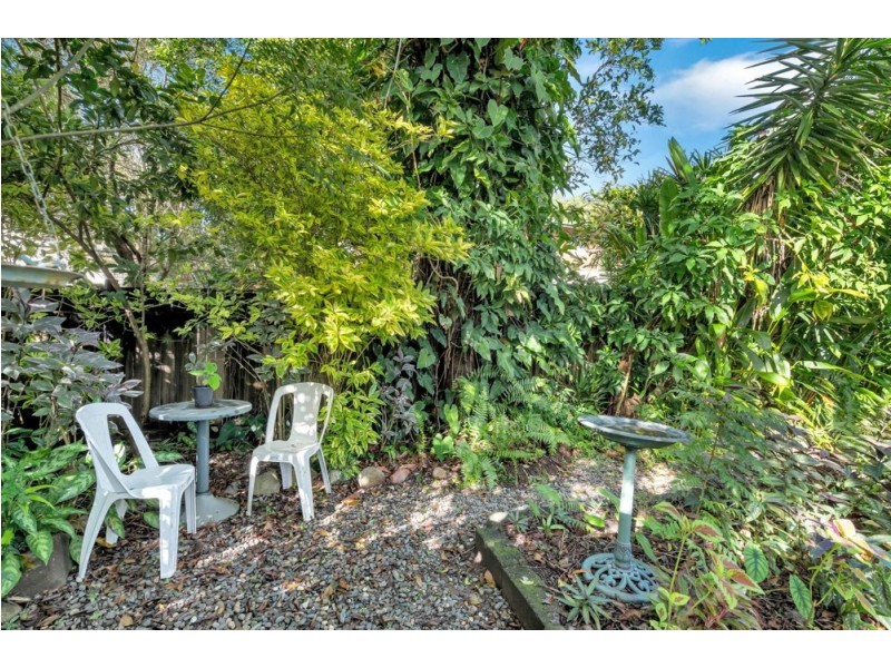 33 Hodel Street, Whitfield QLD 4870