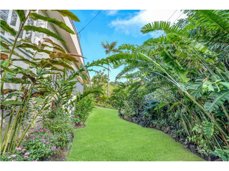 33 Hodel Street, Whitfield QLD 4870