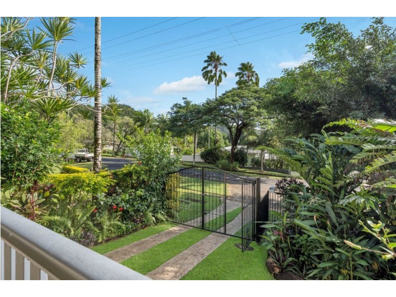 33 Hodel Street, Whitfield QLD 4870