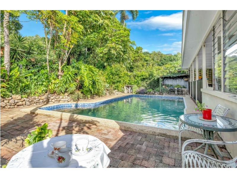 33 Hodel Street, Whitfield QLD 4870