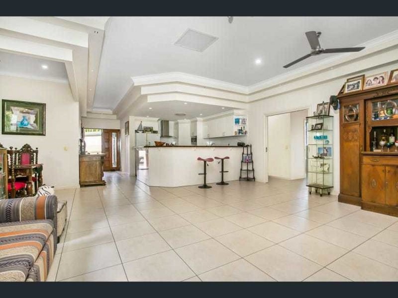 10a York Street, Whitfield QLD 4870