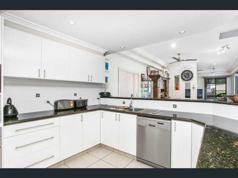 10a York Street, Whitfield QLD 4870