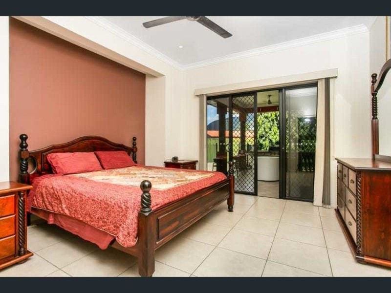 10a York Street, Whitfield QLD 4870