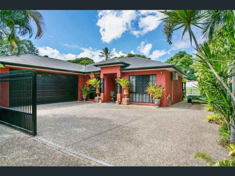 10a York Street, Whitfield QLD 4870