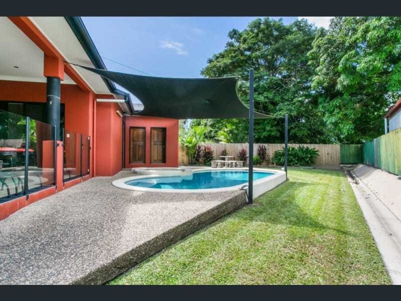 10a York Street, Whitfield QLD 4870