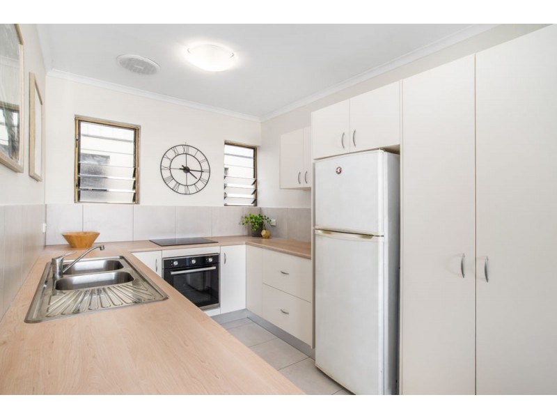 9/49-51 Digger Street, Cairns North QLD 4870