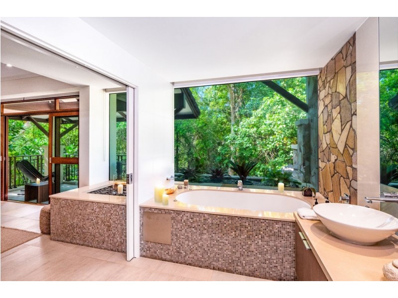 U113, L111 / 5 Triton Street, Palm Cove QLD 4879