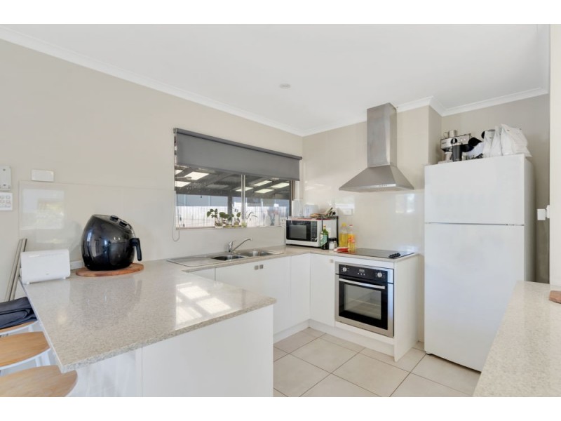 8 Queensborough Close, Trinity Park QLD 4879