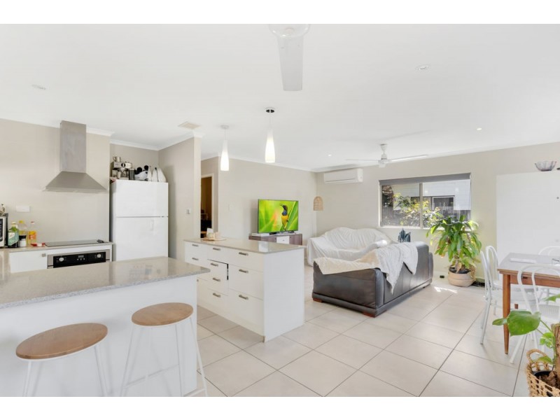 8 Queensborough Close, Trinity Park QLD 4879