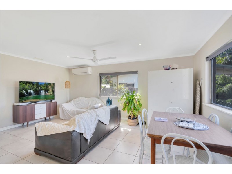8 Queensborough Close, Trinity Park QLD 4879