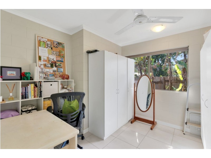 8 Queensborough Close, Trinity Park QLD 4879