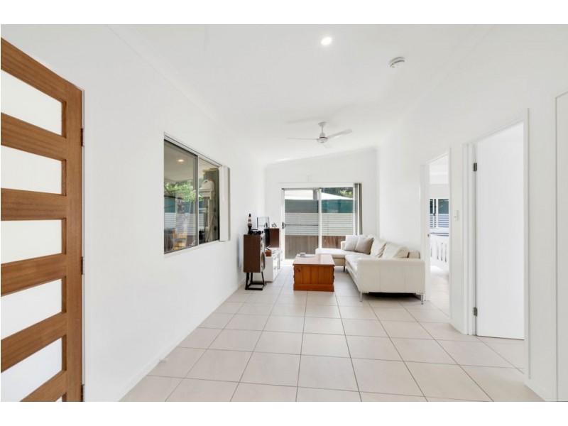 8 Queensborough Close, Trinity Park QLD 4879