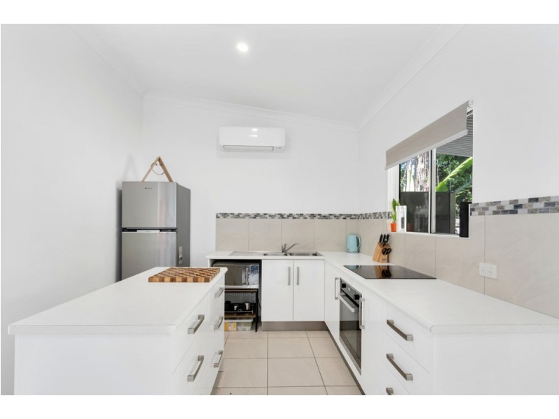 8 Queensborough Close, Trinity Park QLD 4879