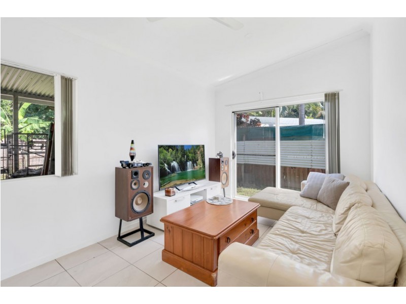 8 Queensborough Close, Trinity Park QLD 4879