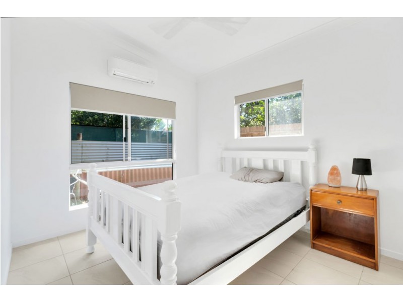 8 Queensborough Close, Trinity Park QLD 4879