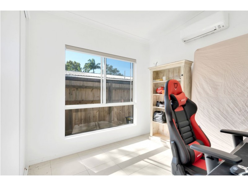 8 Queensborough Close, Trinity Park QLD 4879