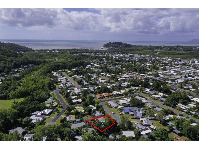 8 Queensborough Close, Trinity Park QLD 4879