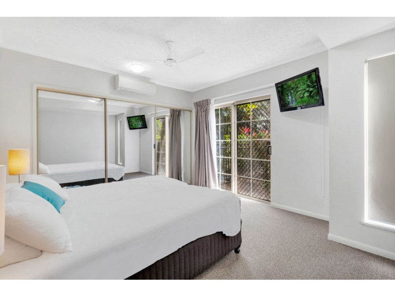 801/2-10 Greenslopes Street, Cairns North QLD 4870